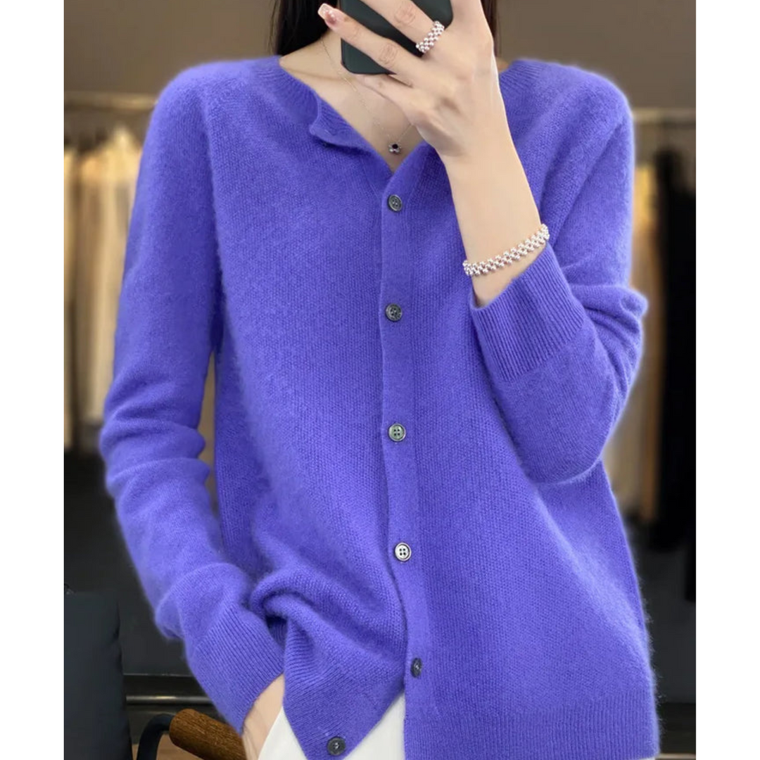 Dam cardigan med knappar och långa ärmar i enkel design