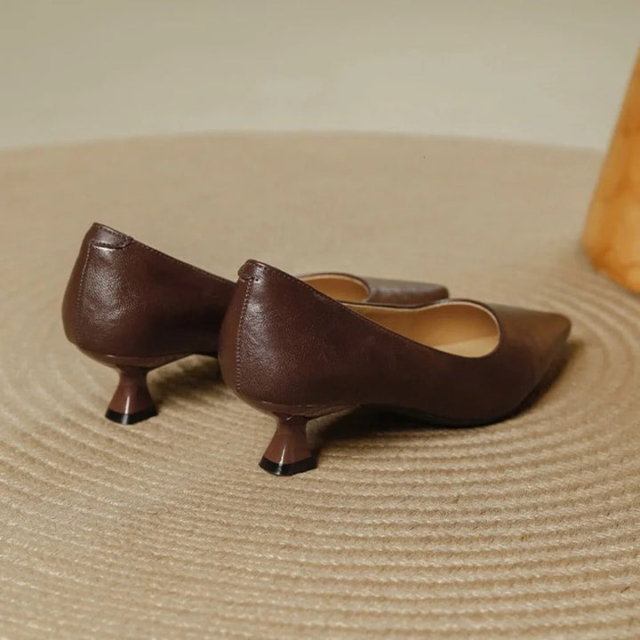 Dam spetsig låg klack pumps
