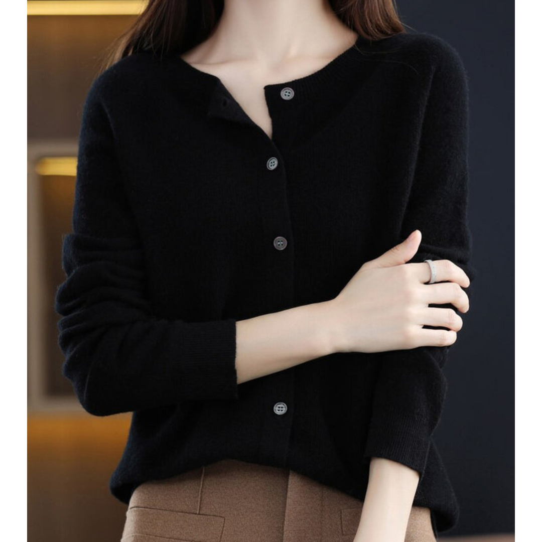 Dam cardigan med knappar och långa ärmar i enkel design