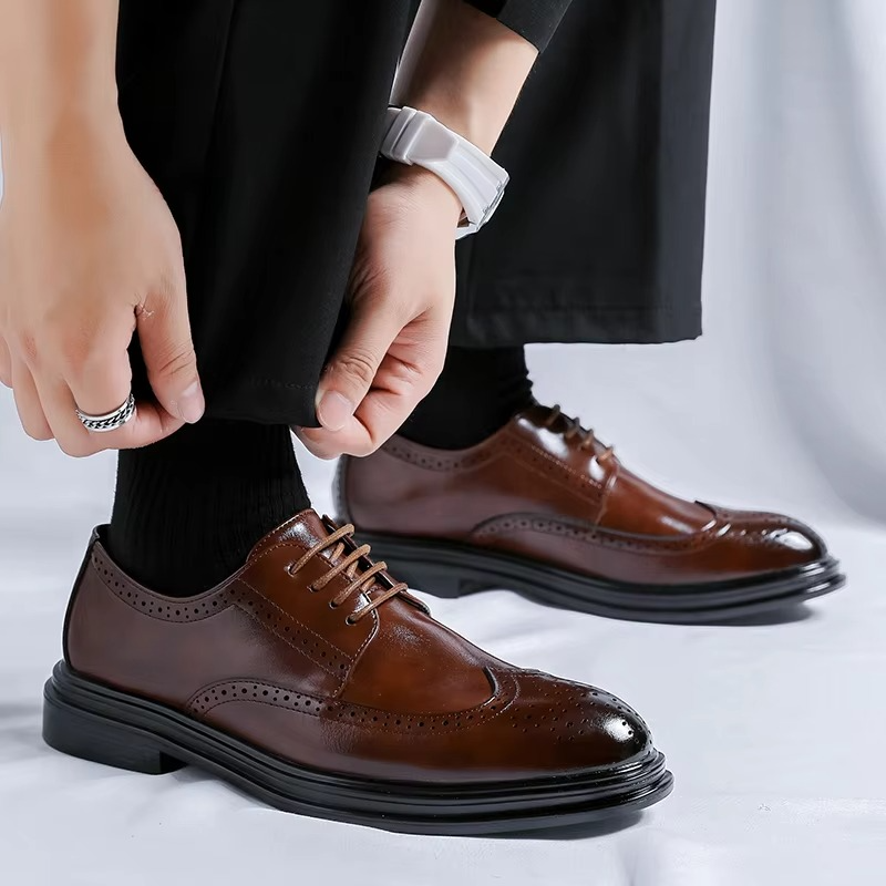 Herr klassisk wingtip skor för arbete och formella tillfällen