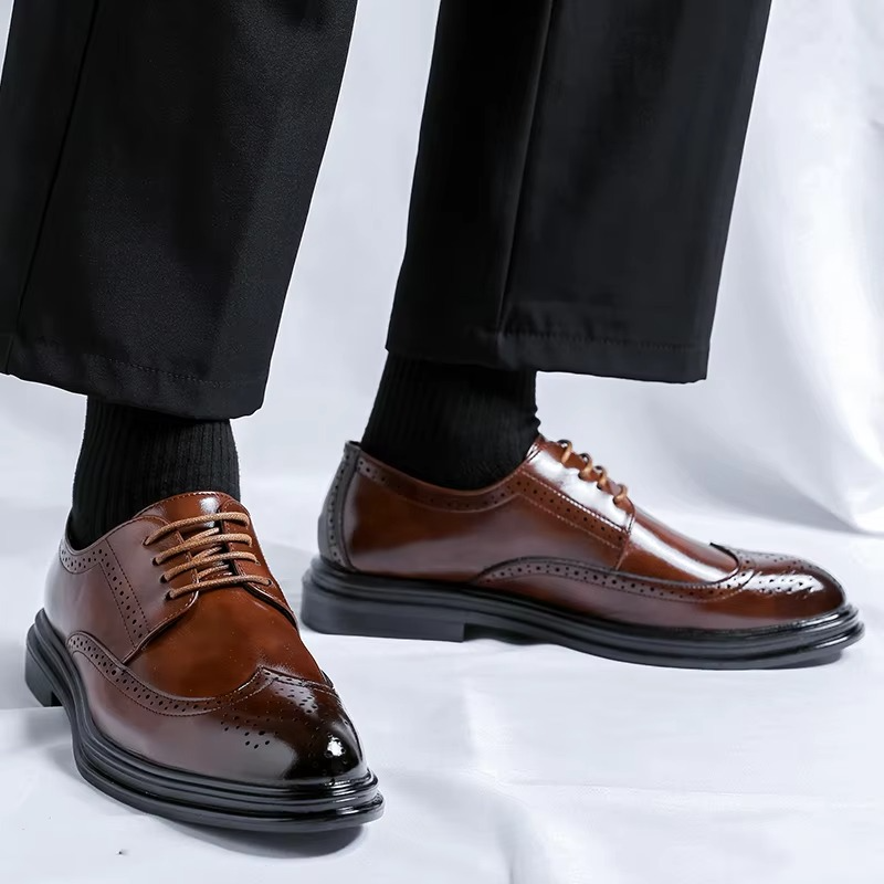 Herr klassisk wingtip skor för arbete och formella tillfällen