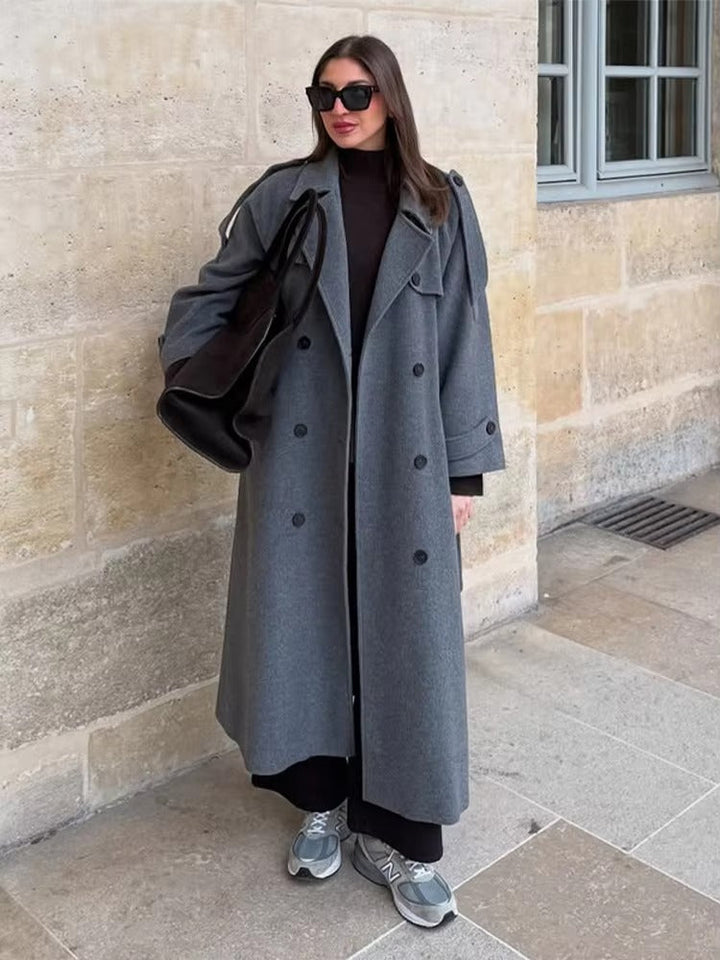 Dam lång vinter trenchcoat tillverkad av ull