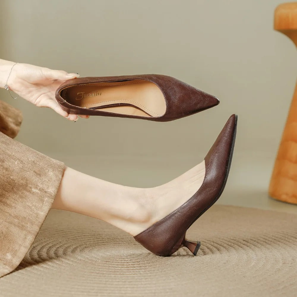 Dam spetsig låg klack pumps