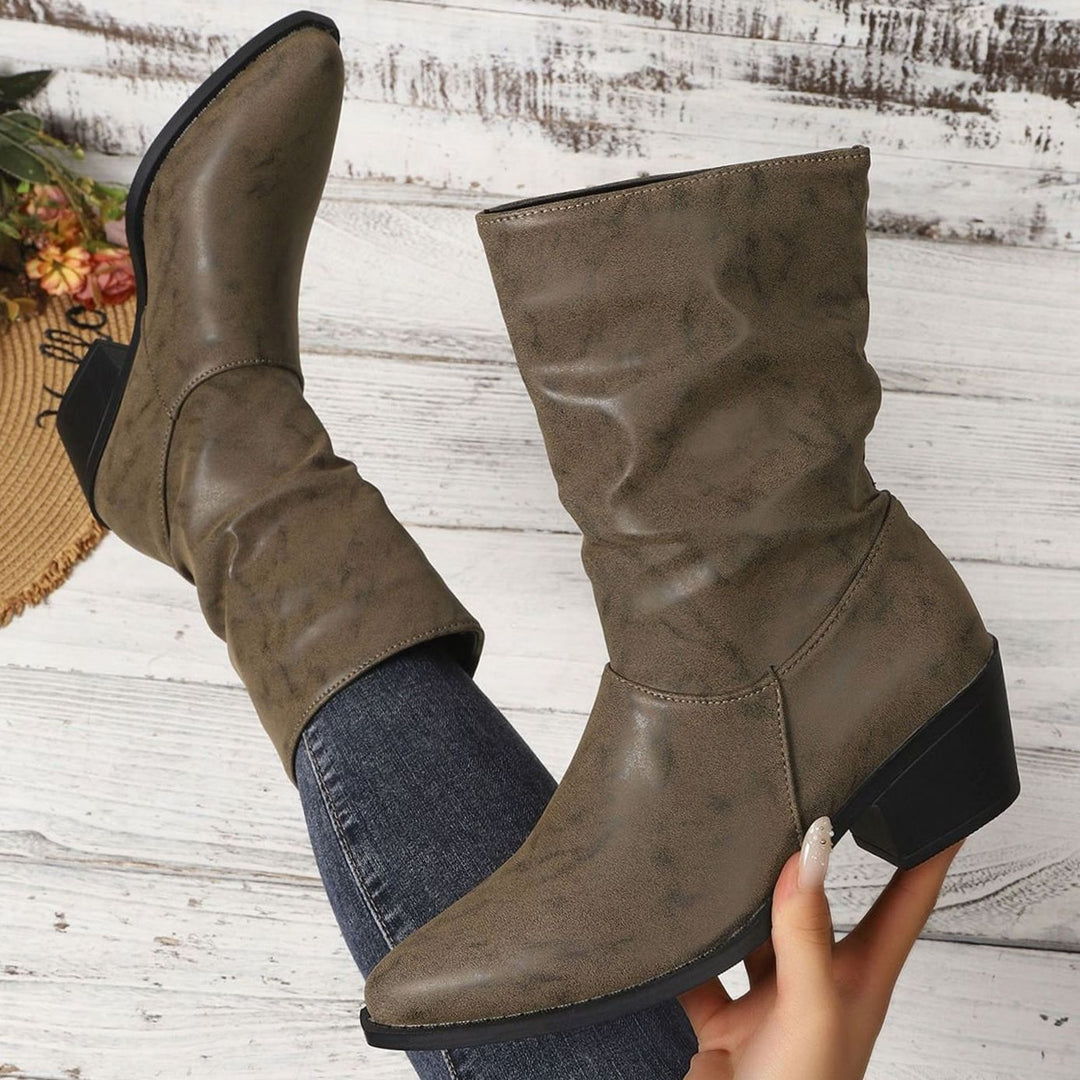 Dam slouch ankelboots med blockklack tillverkad av syntetiskt läder