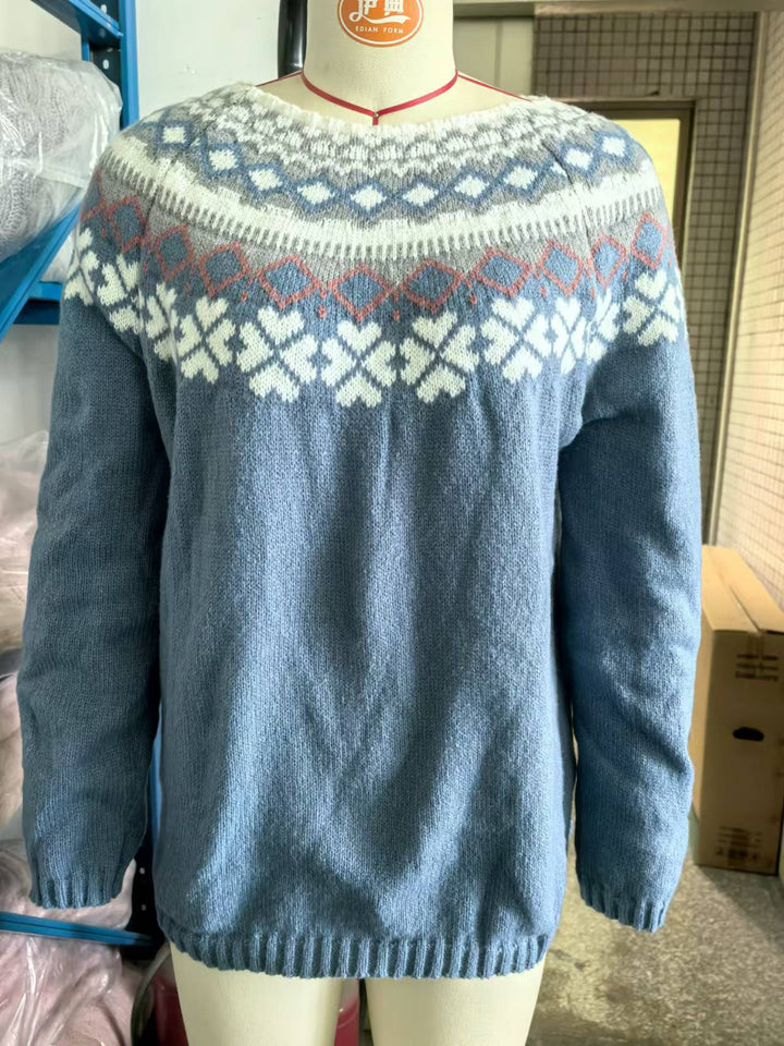 Festlig stickad dam jul tröja med reindeer motiv