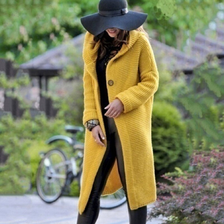 Dam lång med huva kofta, grovstickad